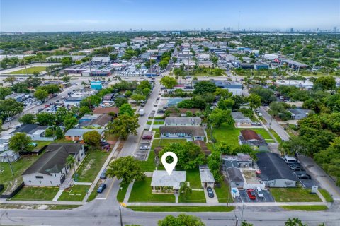 Commercial property in Hollywood, Florida 195.09 sq.m. № 1819902 - photo 20