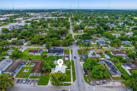 Commercial property in Hollywood, Florida 195.09 sq.m. № 1819902 - photo 14