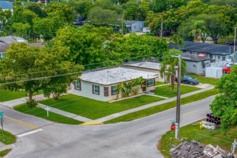 Commercial property in Hollywood, Florida 195.09 sq.m. № 1819902 - photo 8