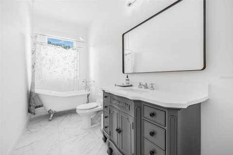 Villa ou maison à vendre à Wesley Chapel, Floride: 2 chambres, 181.62 m2 № 2298599 - photo 21
