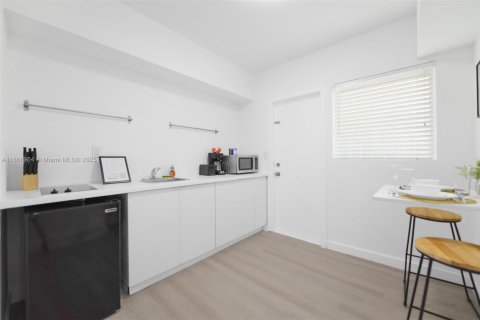 Apartment in Miami, Florida 685.34 sq.m. № 1896548 - photo 6