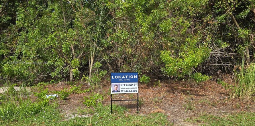 Land in Sebastian, Florida № 1764279