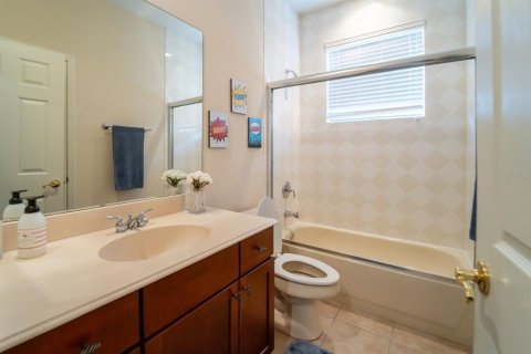 Casa en alquiler en Orlando, Florida, 6 dormitorios, 479.38 m2 № 1906884 - foto 12