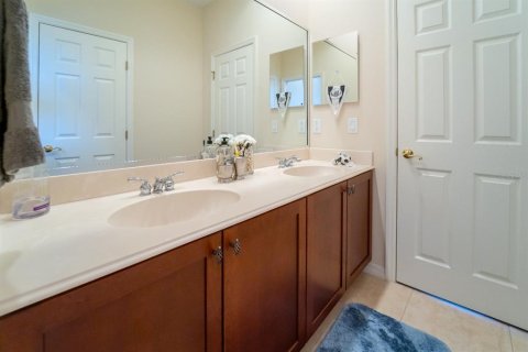 Casa en alquiler en Orlando, Florida, 6 dormitorios, 479.38 m2 № 1906884 - foto 17