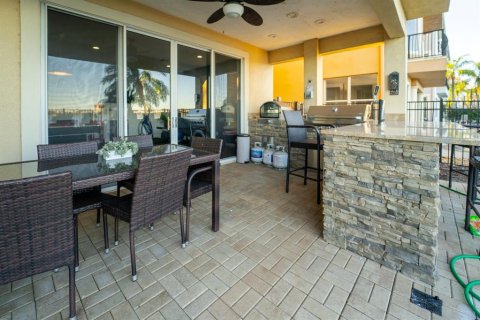 Casa en alquiler en Orlando, Florida, 6 dormitorios, 479.38 m2 № 1906884 - foto 11