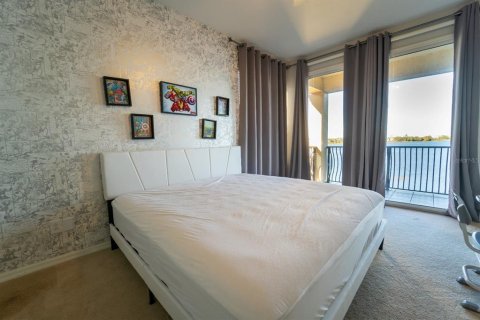 Casa en alquiler en Orlando, Florida, 6 dormitorios, 479.38 m2 № 1906884 - foto 13