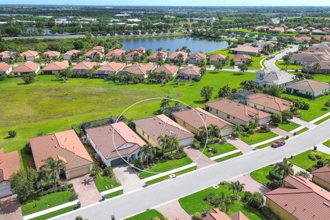 Villa ou maison à vendre à Bradenton, Floride: 4 chambres, 188.96 m2 № 2149930 - photo 4