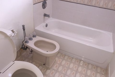 Condo in Miami, Florida, 3 bedrooms  № 1999442 - photo 8