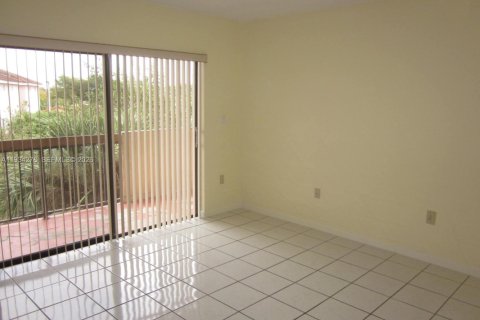 Condo in Miami, Florida, 3 bedrooms  № 1999442 - photo 3