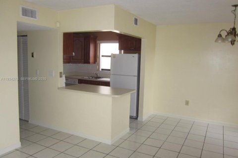 Condo in Miami, Florida, 3 bedrooms  № 1999442 - photo 6