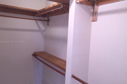 Condo in Miami, Florida, 3 bedrooms  № 1999442 - photo 14