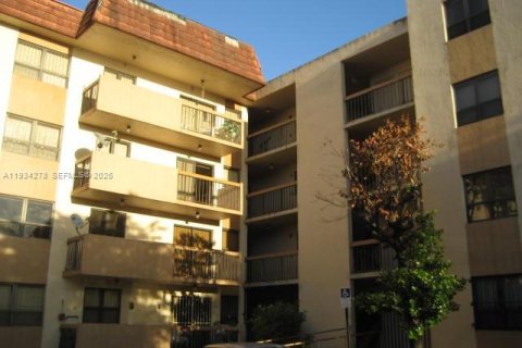 Condo in Miami, Florida, 3 bedrooms  № 1999442