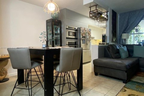 Copropriété à louer à Hollywood, Floride: 1 chambre, 55.46 m2 № 1966802 - photo 6