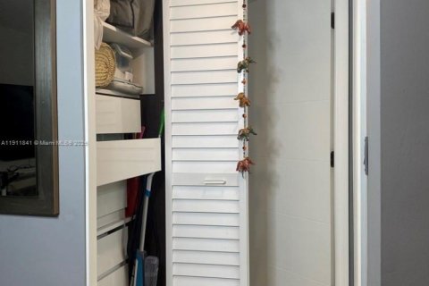 Copropriété à louer à Hollywood, Floride: 1 chambre, 55.46 m2 № 1966802 - photo 11