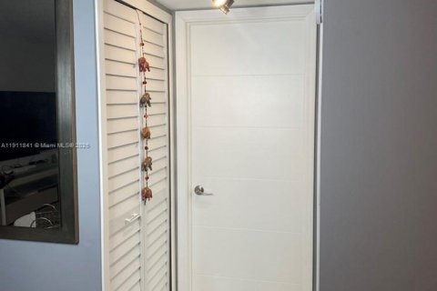 Copropriété à louer à Hollywood, Floride: 1 chambre, 55.46 m2 № 1966802 - photo 10