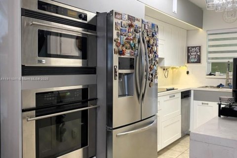 Copropriété à louer à Hollywood, Floride: 1 chambre, 55.46 m2 № 1966802 - photo 7