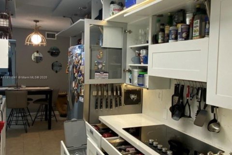 Copropriété à louer à Hollywood, Floride: 1 chambre, 55.46 m2 № 1966802 - photo 13