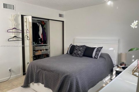 Copropriété à louer à Hollywood, Floride: 1 chambre, 55.46 m2 № 1966802 - photo 16