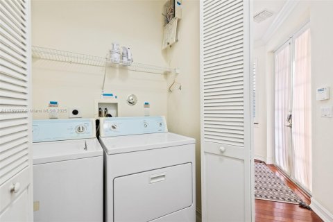 Townhouse in Fort Lauderdale, Florida 4 bedrooms, 254.09 sq.m. № 1740076 - photo 28