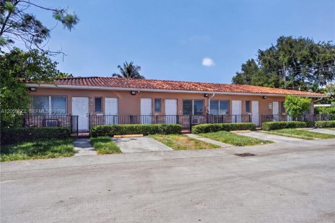 Купить коммерческую недвижимость в Майами, Флорида № 2264497 - фото 25
