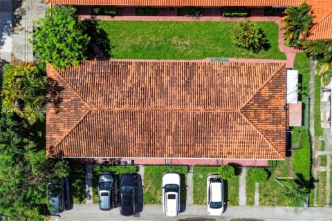 Купить коммерческую недвижимость в Майами, Флорида № 2264497 - фото 26