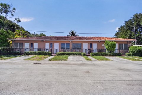 Купить коммерческую недвижимость в Майами, Флорида № 2264497 - фото 24