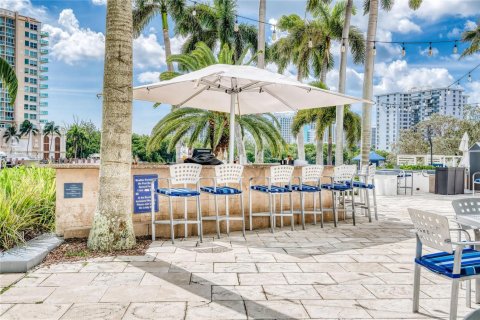 Condo in Fort Lauderdale, Florida, 1 bedroom № 2154257 - photo 16
