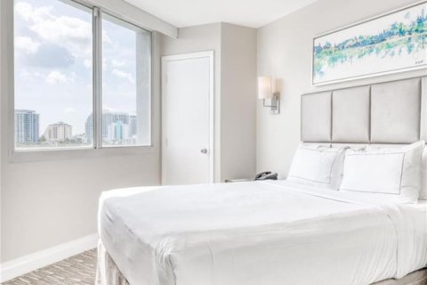 Condo in Fort Lauderdale, Florida, 1 bedroom № 2154257 - photo 11