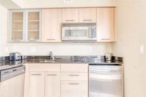 Condo in Fort Lauderdale, Florida, 1 bedroom № 2154257 - photo 7