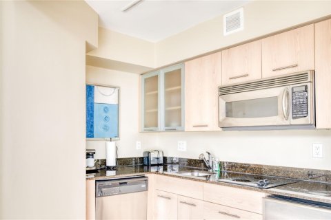Condo in Fort Lauderdale, Florida, 1 bedroom № 2154257 - photo 6