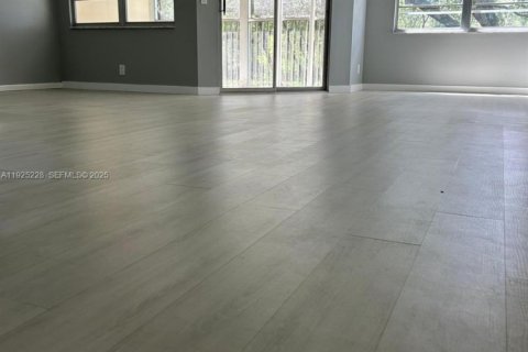 Купить кондоминиум в Пемброк-Пайнс, Флорида 1 спальня, 97.08м2, № 2055023 - фото 13