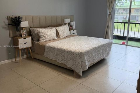 Copropriété à louer à Coral Springs, Floride: 2 chambres, 100.8 m2 № 1966014 - photo 7