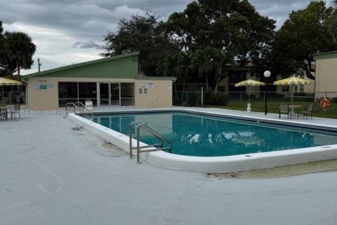 Copropriété à louer à Coral Springs, Floride: 2 chambres, 100.8 m2 № 1966014 - photo 21