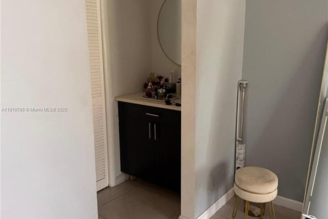 Copropriété à louer à Coral Springs, Floride: 2 chambres, 100.8 m2 № 1966014 - photo 15