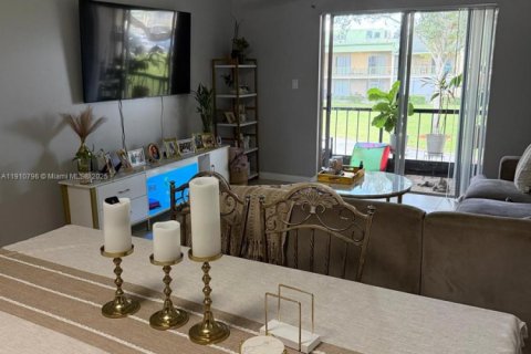 Copropriété à louer à Coral Springs, Floride: 2 chambres, 100.8 m2 № 1966014 - photo 4