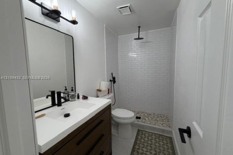 House in Coral Springs, Florida 4 bedrooms, 161.09 sq.m. № 2424829 - photo 10