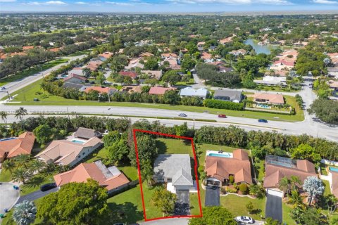 House in Coral Springs, Florida 4 bedrooms, 161.09 sq.m. № 2424829 - photo 29
