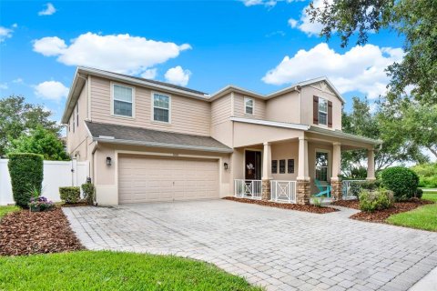 House in Winter Garden, Florida 4 bedrooms, 334.54 sq.m. № 1878238 - photo 1