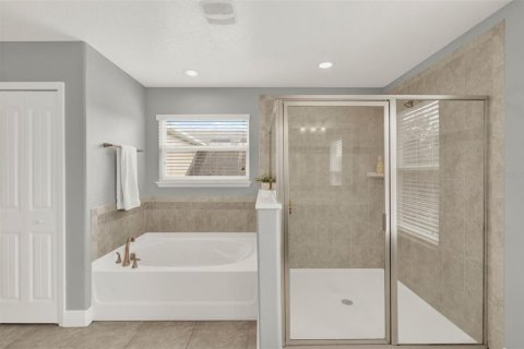 House in Winter Garden, Florida 4 bedrooms, 334.54 sq.m. № 1878238 - photo 30