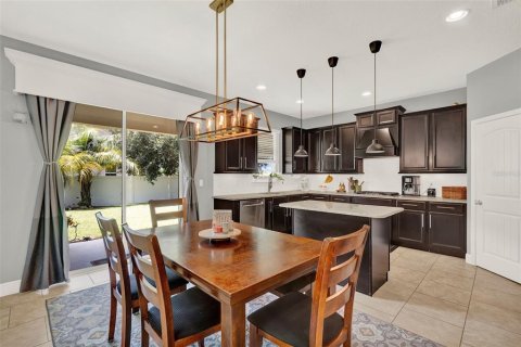 House in Winter Garden, Florida 4 bedrooms, 334.54 sq.m. № 1878238 - photo 9