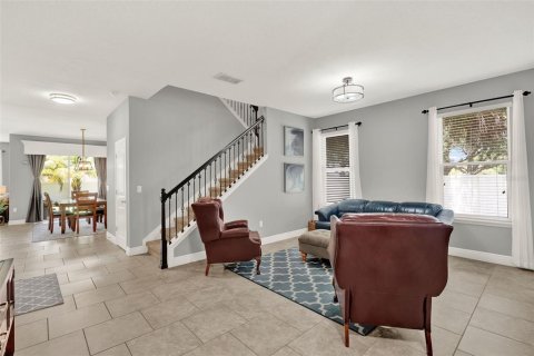 House in Winter Garden, Florida 4 bedrooms, 334.54 sq.m. № 1878238 - photo 8