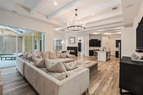 House in Land O' Lakes, Florida 4 bedrooms, 324.88 sq.m. № 1894221 - photo 16