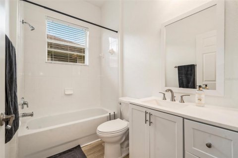 House in Land O' Lakes, Florida 4 bedrooms, 324.88 sq.m. № 1894221 - photo 26