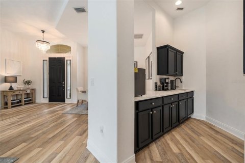 House in Land O' Lakes, Florida 4 bedrooms, 324.88 sq.m. № 1894221 - photo 8