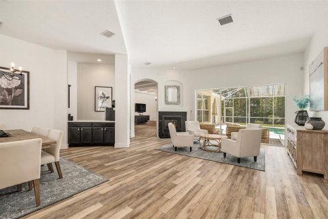House in Land O' Lakes, Florida 4 bedrooms, 324.88 sq.m. № 1894221 - photo 4