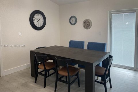 Villa ou maison à vendre à Sebring, Floride: 4 chambres № 1977338 - photo 7