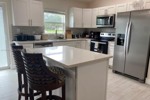 Villa ou maison à vendre à Sebring, Floride: 4 chambres № 1977338 - photo 8