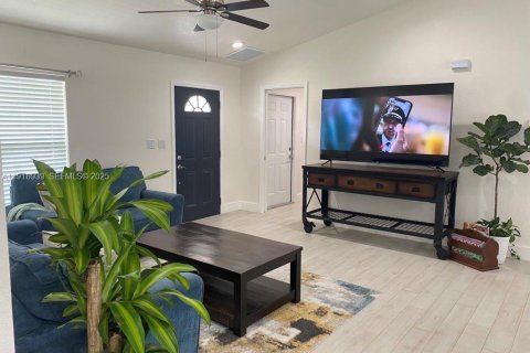 Villa ou maison à vendre à Sebring, Floride: 4 chambres № 1977338 - photo 4