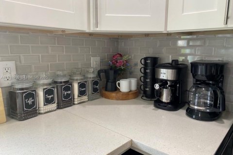 Villa ou maison à vendre à Sebring, Floride: 4 chambres № 1977338 - photo 11