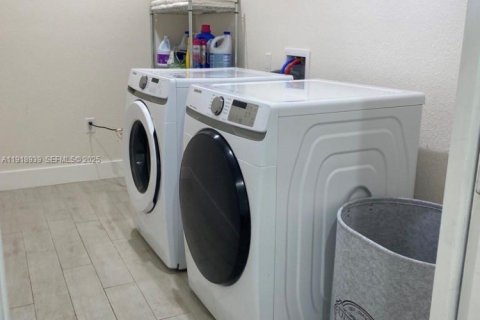 Villa ou maison à vendre à Sebring, Floride: 4 chambres № 1977338 - photo 14